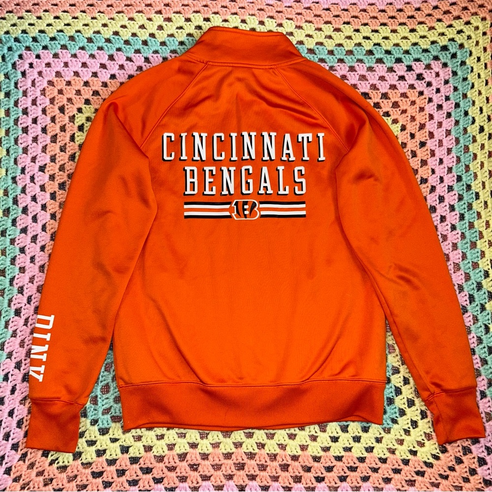 Victoria Secret PINK Cincinnati Bengals zip up jacket
Size medium
